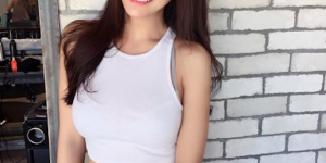 【波多野结衣】好辣！正妹用餐「衣服直接滑落」，「豐滿美乳」都快走光了！【大发体育】