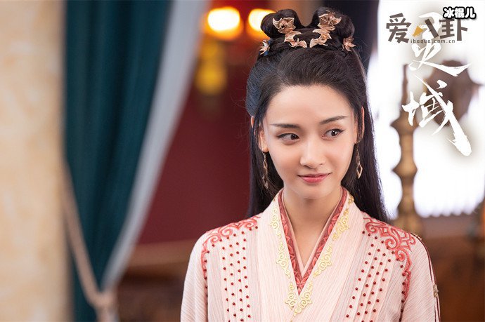 葛鑫怡灵域演什么角色? 凌萱萱喜欢谁两人在一起了吗