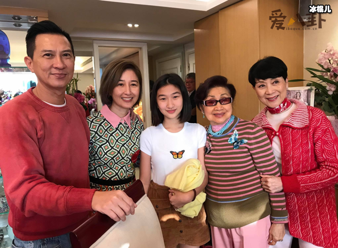 关咏荷生二胎? 曾为生二胎退圈关咏荷有几个孩子