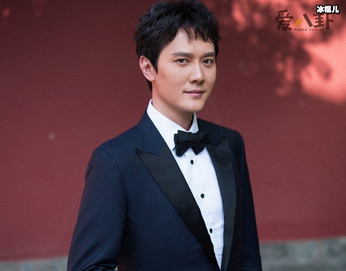 冯绍峰富二代家世背景, 家里是开纺织厂的富二代!