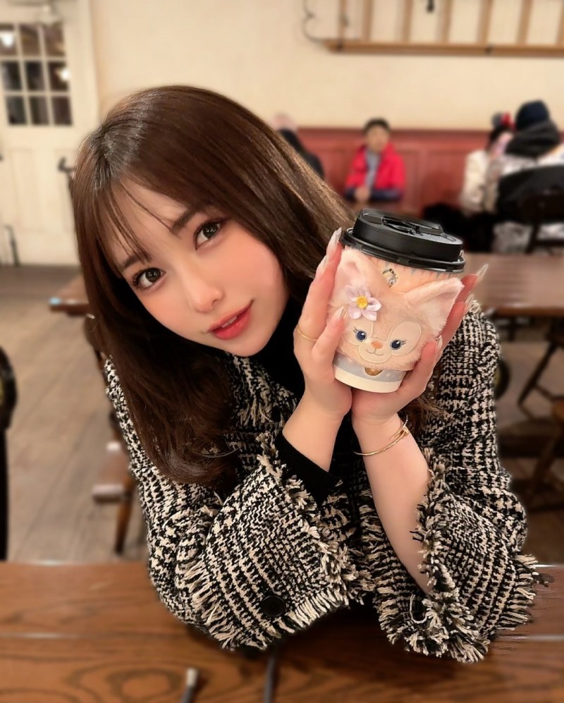 游夏威夷惊魂!J罩杯的五条恋被关到小房间盘查!