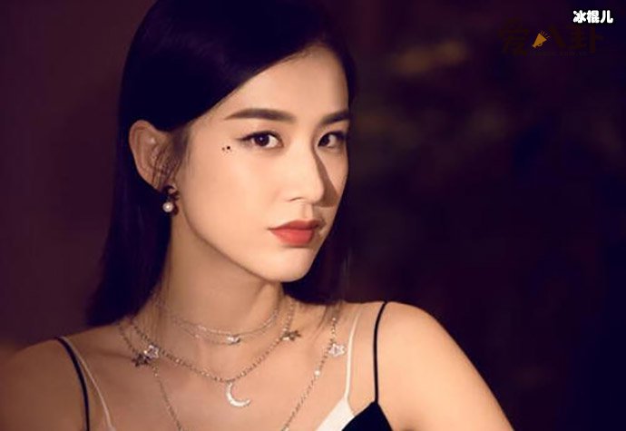 黄圣依乘风破浪耍大牌? 豪横带8个箱子竟然是因为这件事!