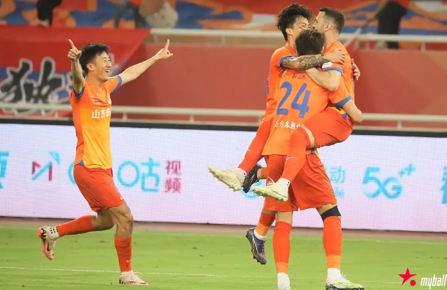 迈博体育 毕津浩连场破门瓦科传射 山东泰山3-1河南