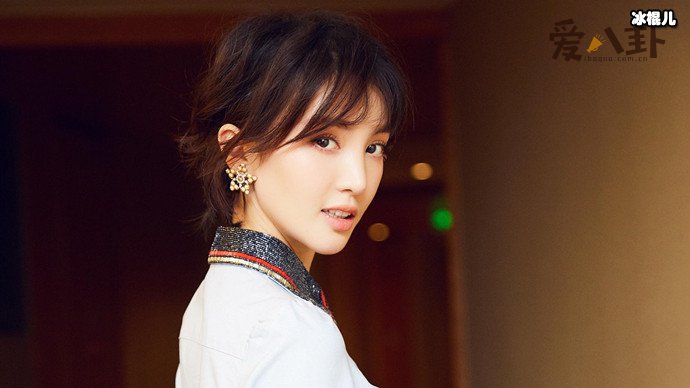 金晨回应嘴歪, 金晨被质疑整容回应说了什么?