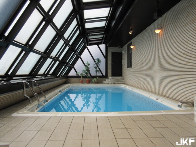 AV傳說中的那部車！魔鏡號上啪過無數個AV女優及素人…