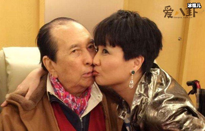 赌王四太梁安琪风流史遭扒! 嫁给赌王前流连于富家公子!