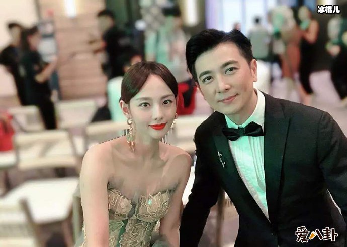 张嘉倪保剑锋合影, 十年后在重逢保剑锋结婚了吗现状如何?