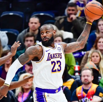 迈博体育:炸裂!詹姆斯累计正负值湖人全队最低 联盟倒数