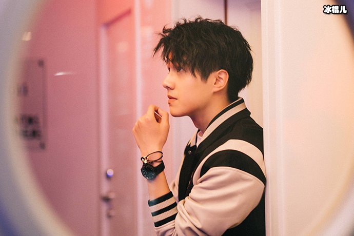 刘昊然演技如何?为何提名金扫帚奖!