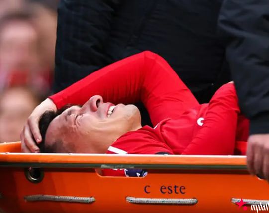 大发体育-曼联官宣利马赛季报销,恐缺席至明年!铁闸受伤,大发助力你的致富之路!