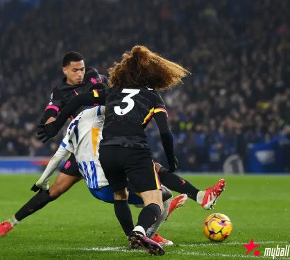 迈博体育:三笘薰神级停球破门明特双响