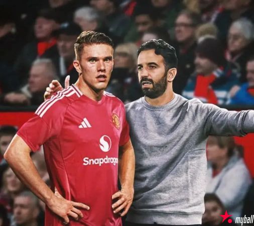 迈博体育 曼联已遭两中锋目标拒绝!曝奥斯梅恩最易签