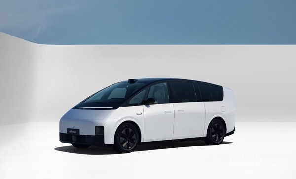 李想:智驾焕新版理想MEGA明天官网见 感谢车主支持 李想:智驾焕新版理想MEGA明天官网见 感谢车主支持