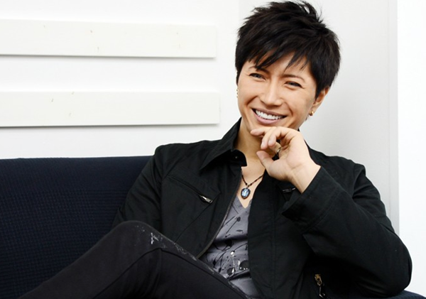 「妖男」遭爆性成癮……設「炮房」將女星當洩慾工具！寫真妹因他輕生