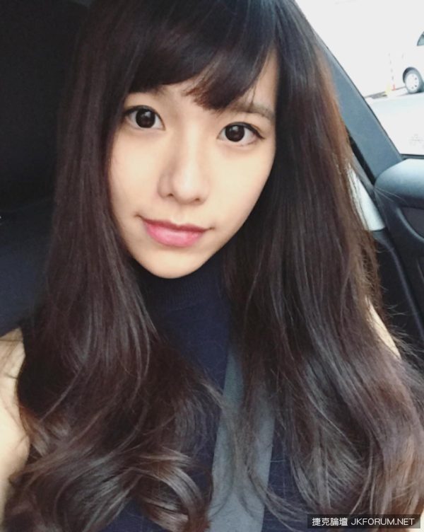 精神全開！爆乳天菜「極致泳裝」性感噴發！這巨乳和臉的反差太大了啦…