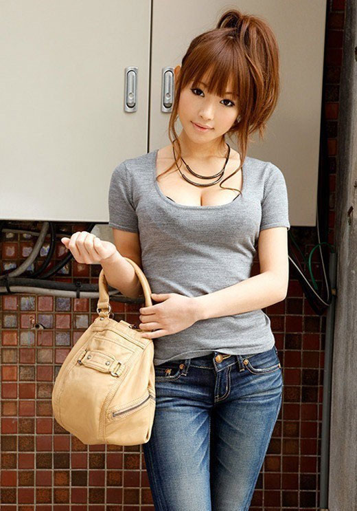 最新推荐!绝对美少女《小西悠》精选作品介绍……