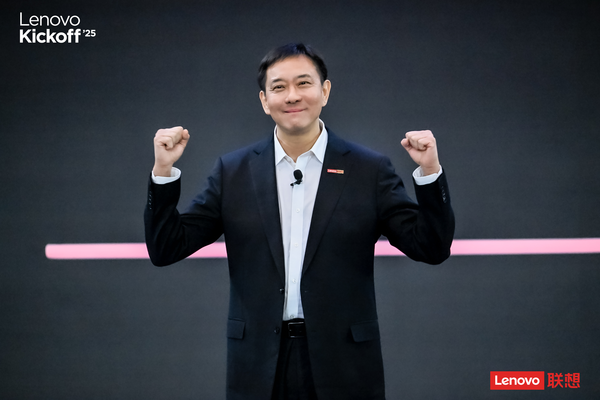 联想集团执行副总裁兼中国区总裁刘军 联想乐享超级智能体正式亮相 组成首支“硅基战队”