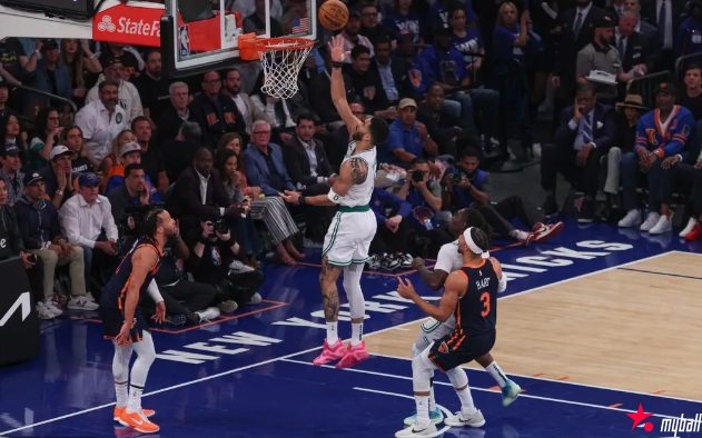 大发体育-塔图姆42+8伤退 尼克斯胜绿军3-1夺赛点，大发助力你的致富之路！