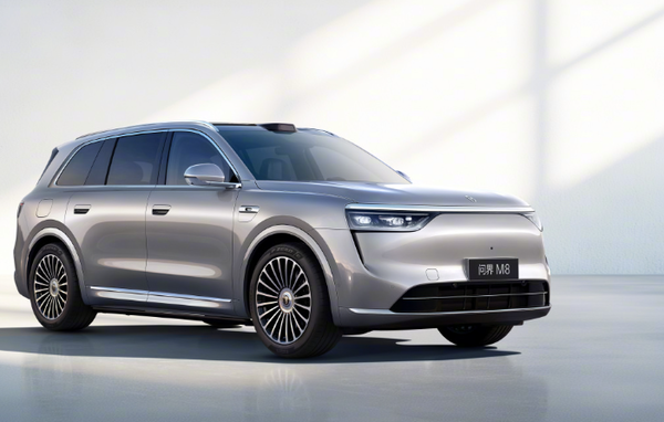 AITO问界M8 2025第22周30万以上车型销量排名:问界M8险胜宝马3系