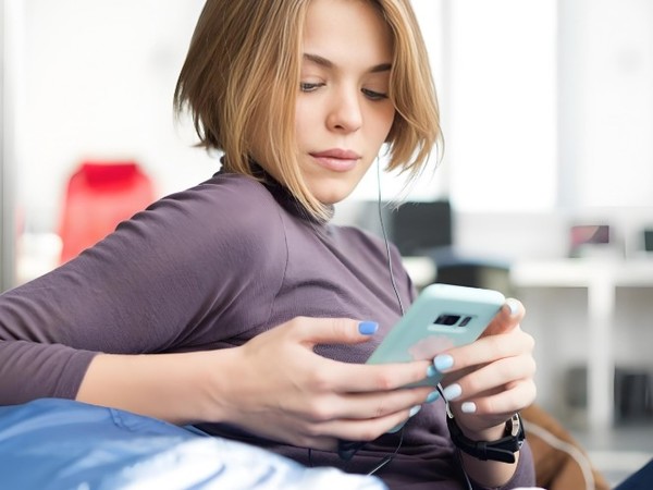 智能手机正主导全球网络流量!占比达64% 且还在增长 智能手机正主导全球网络流量!占比达64% 且还在增长