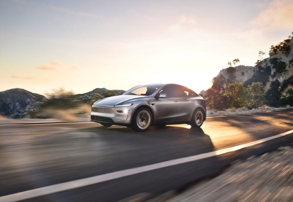 特斯拉Model Y 美股三大指数集体低开 特斯拉大跌超7% 卖空者大赚