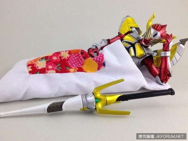 手機專用棉被…鄉民腦洞玩成超有梗場景