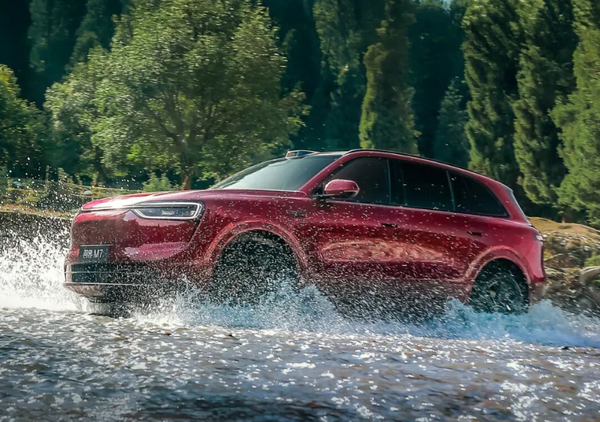 全新问界M7 鸿蒙智行今日发布尚界H5+全新问界M7 小订已破30万!